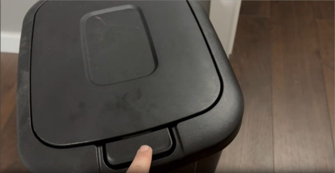 Hefty One Touch Kitchen Trash Can